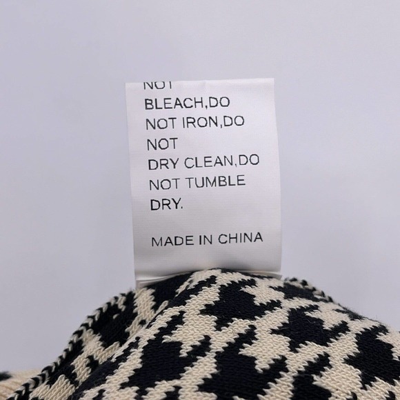 Black Tan Houndstooth V Neck Sweater Shein Sz M Long Sleeve Stretch Viscose - Picture 8 of 8